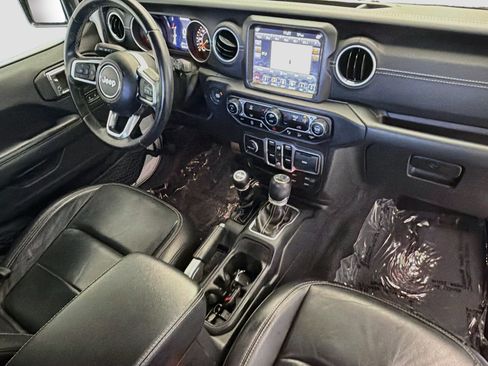 Used 2018 Jeep Wrangler Unlimited Sahara AWD/4WD image 12