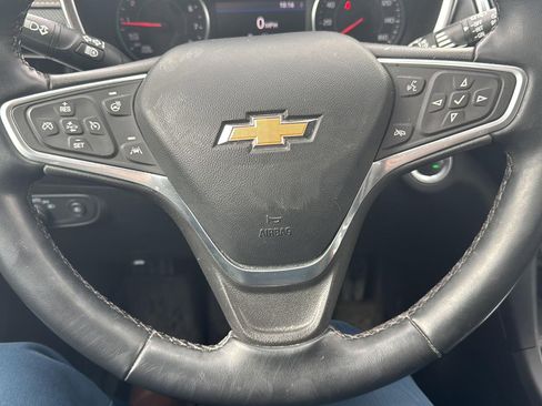 Used 2023 Chevrolet Equinox Premier image 14