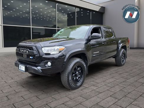 Used 2019 Toyota Tacoma SR5 AWD/4WD image 1