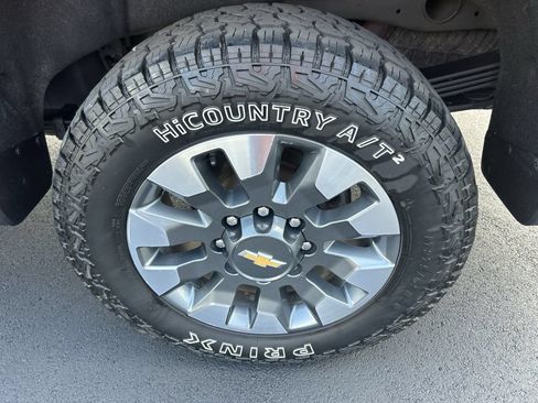 Used 2022 Chevrolet Silverado 2500 LT w/ Convenience Package AWD/4WD image 10