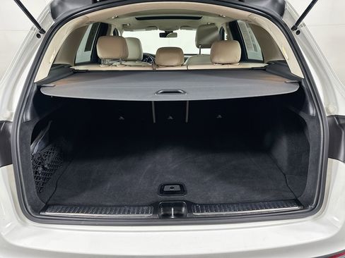 Used 2021 Mercedes-Benz GLC 300 w/ Premium Package image 28