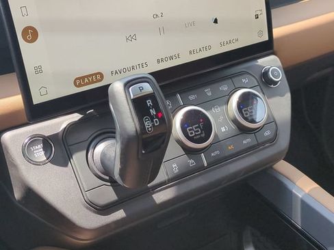 New 2026 Land Rover Defender 110 X-Dynamic SE AWD/4WD image 9