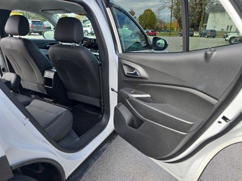 Used 2024 Chevrolet Trax LT w/ Driver Confidence Package image 36