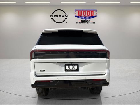 Used 2025 Lincoln Navigator Black Label image 3