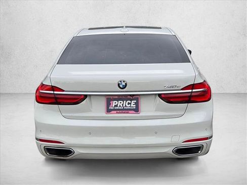 Used 2018 BMW 740e xDrive image 7