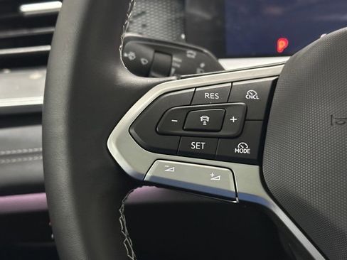 New 2026 Volkswagen Tiguan SE image 39