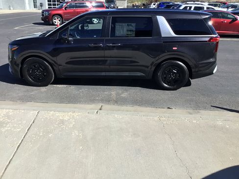 New 2026 Kia Carnival image 5