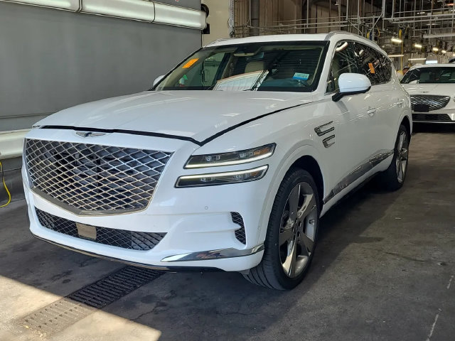Used 2024 Genesis GV80 2.5T w/ Prestige Package AWD/4WD image 2