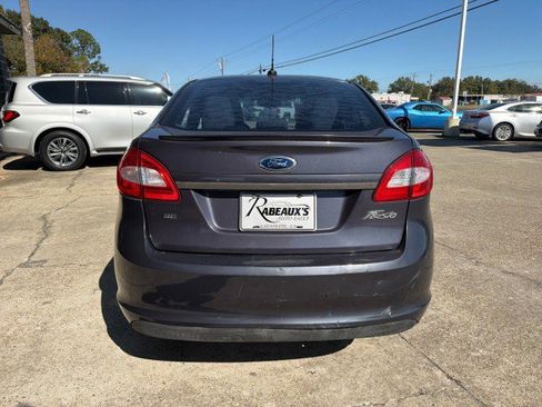 Used 2013 Ford Fiesta SE image 7