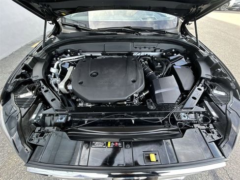 Certified 2023 Volvo XC60 B6 Ultimate w/ Climate Package image 14