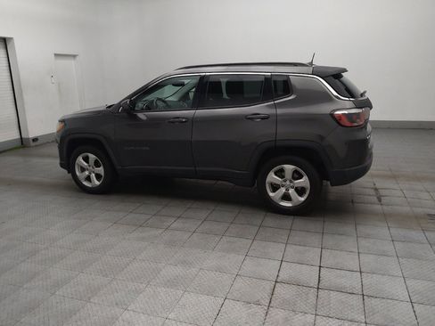 Used 2018 Jeep Compass Latitude w/ Popular Equipment Group AWD/4WD image 3