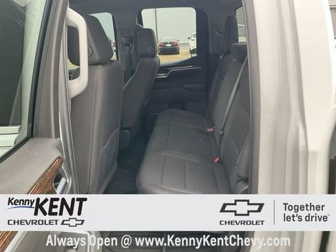 Used 2023 GMC Sierra 1500 SLE image 26