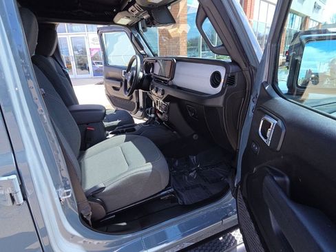 Used 2024 Jeep Gladiator Sport image 26