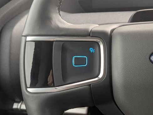 Used 2025 Ford Expedition Active RWD image 17