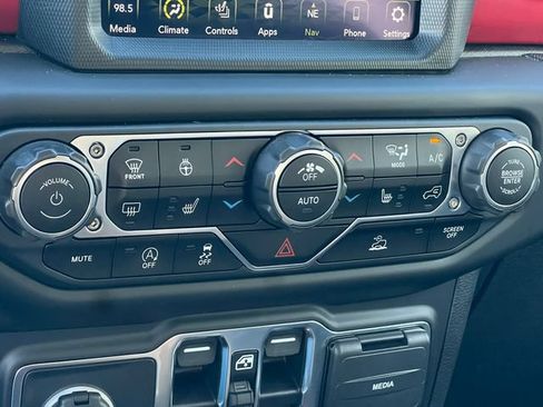 Used 2023 Jeep Wrangler Unlimited Rubicon w/ Dual Top Group AWD/4WD image 22