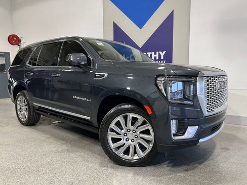 Used 2021 GMC Yukon Denali w/ Denali Premium Package AWD/4WD image 2