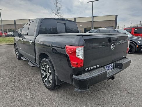 Used 2021 Nissan Titan SV w/ SV Convenience Package image 5