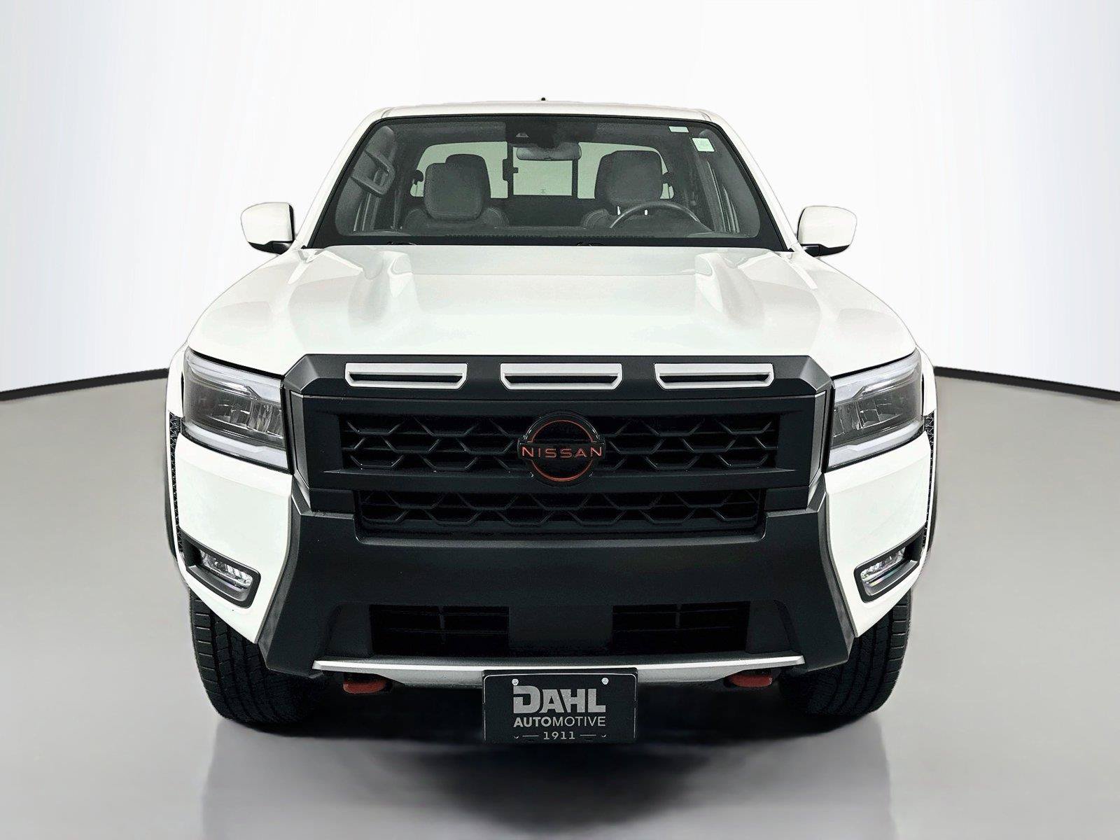 Used 2026 Nissan Frontier PRO-4X AWD/4WD image 3