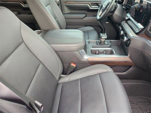 Used 2024 GMC Sierra 1500 SLT image 14