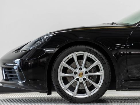 Used 2018 Porsche 718 Cayman RWD image 9