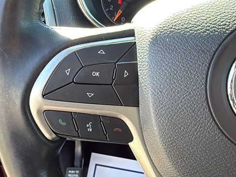 Used 2021 Jeep Grand Cherokee Laredo X image 22