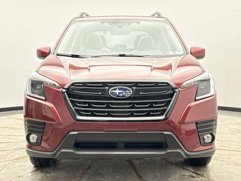 Used 2024 Subaru Forester Premium image 8