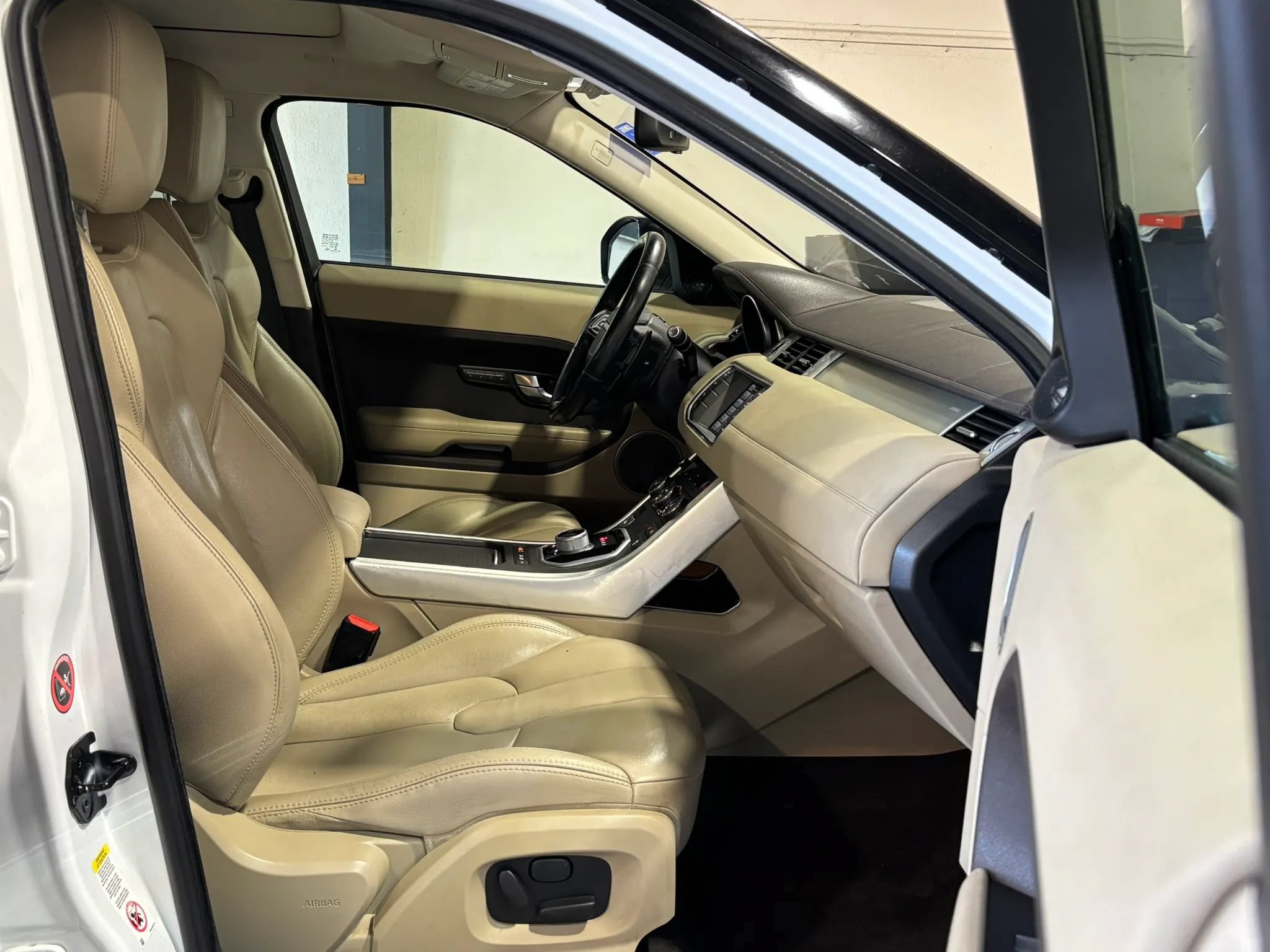 Used 2015 Land Rover Range Rover Evoque Pure Plus AWD/4WD image 16