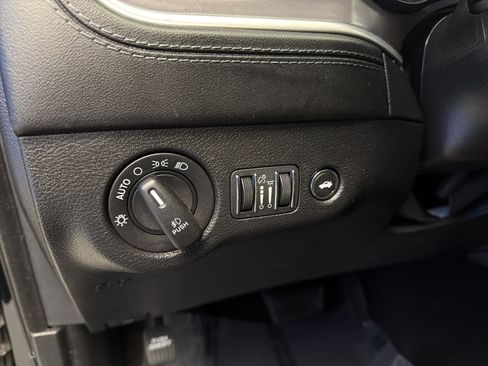 Used 2022 Dodge Charger SXT w/ Plus Group image 14