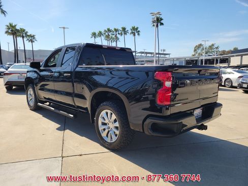 Used 2020 Chevrolet Silverado 1500 Custom w/ Custom Value Package image 6