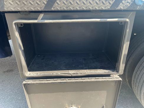 Used 2012 Ford F550 176  W.B. 4D w/ Payload Upgrade Pkg image 28