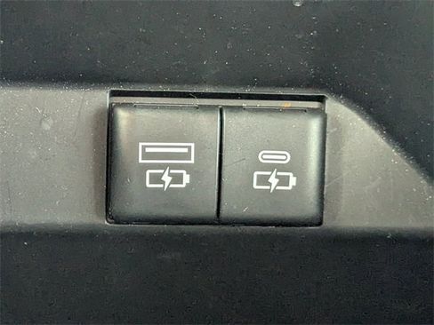 Used 2024 Toyota Camry SE image 22