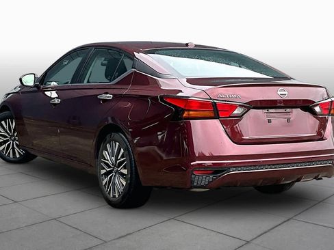 Certified 2025 Nissan Altima 2.5 SV FWD image 12