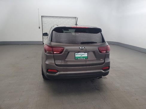 Used 2019 Kia Sorento FWD image 6
