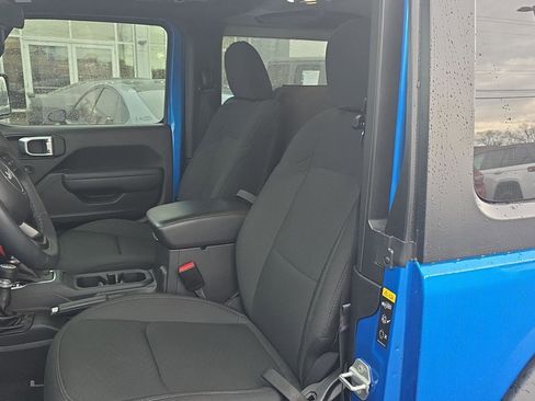 Used 2022 Jeep Wrangler Sport S image 11