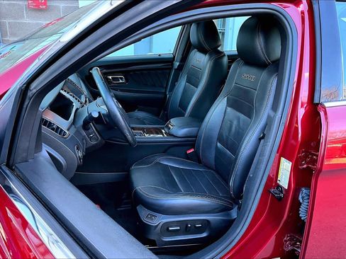 Used 2017 Ford Taurus SHO image 7