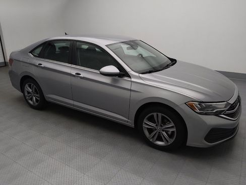 Used 2024 Volkswagen Jetta SE FWD image 11