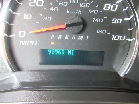Used 2014 Chevrolet Express 2500 RWD image 37