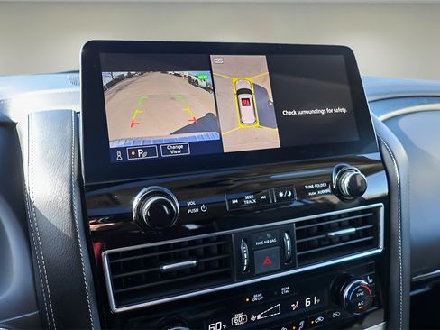 Used 2024 INFINITI QX80 Luxe image 17