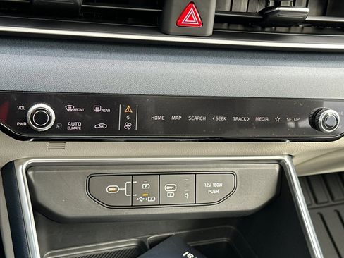 New 2026 Kia Carnival SX image 18