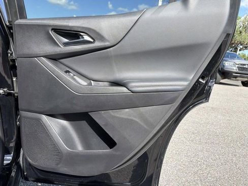 Used 2025 Chevrolet Equinox LT AWD/4WD image 18