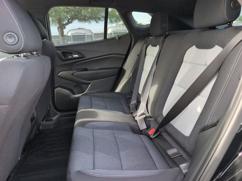 New 2026 Chevrolet Trax RS w/ Sunroof Package FWD image 32