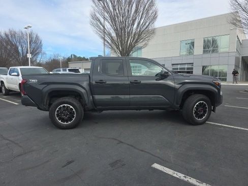 Used 2024 Toyota Tacoma Limited image 4