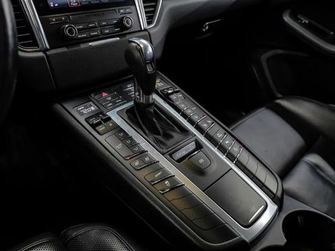 Used 2017 Porsche Macan S AWD/4WD image 30