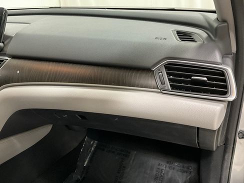 Used 2019 Honda Accord Touring image 16