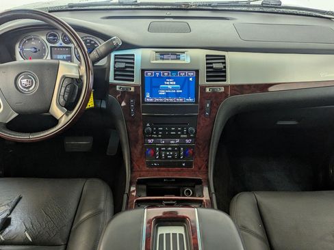 Used 2014 Cadillac Escalade ESV Luxury image 15