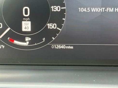 Certified 2025 Land Rover Discovery Dynamic SE image 32