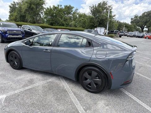 Used 2024 Toyota Prius Prime FWD image 4