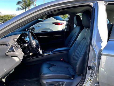 Used 2019 Toyota Camry L image 14