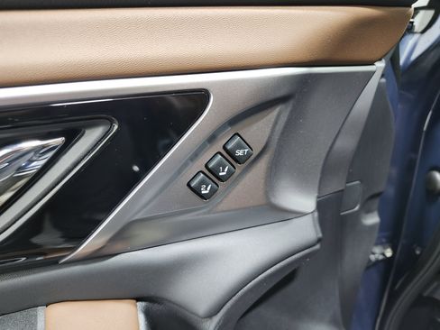 Used 2025 Subaru Outback Touring XT w/ Popular Package #2 image 32