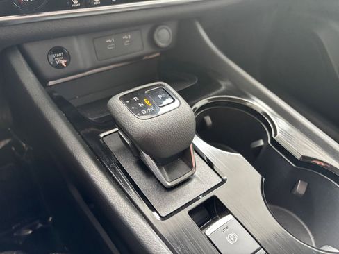 Used 2025 Nissan Rogue SV FWD image 43